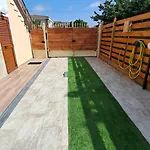 Harry's House Con Piscina Privata Сан-Теодоро