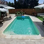 Harry's House Con Piscina Privata Дом отдыха