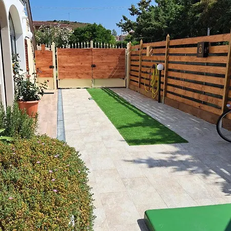 Harry's House Con Piscina Privata Сан-Теодоро